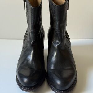 Frye Leslie Women’s Black Leather Western Zip Booties size 8.5